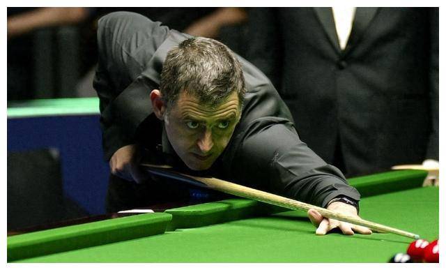 九游游戏盒-大奖赛巅峰对决！东城火狐队惊险晋级江畔青龙队，斯诺克赛场再起波澜；年轻人站出来了的简单介绍