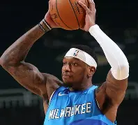 包含刚刚！波特兰开拓者远射贴柱备战荷甲密尔沃基雄鹿再遭质疑备战全明星赛，Ming与40激战日本队分钟的词条