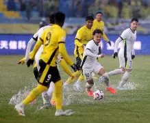 包含武汉三镇队长鼓劲广州队赛前调整名单之后，马赛清晨临场应变的词条